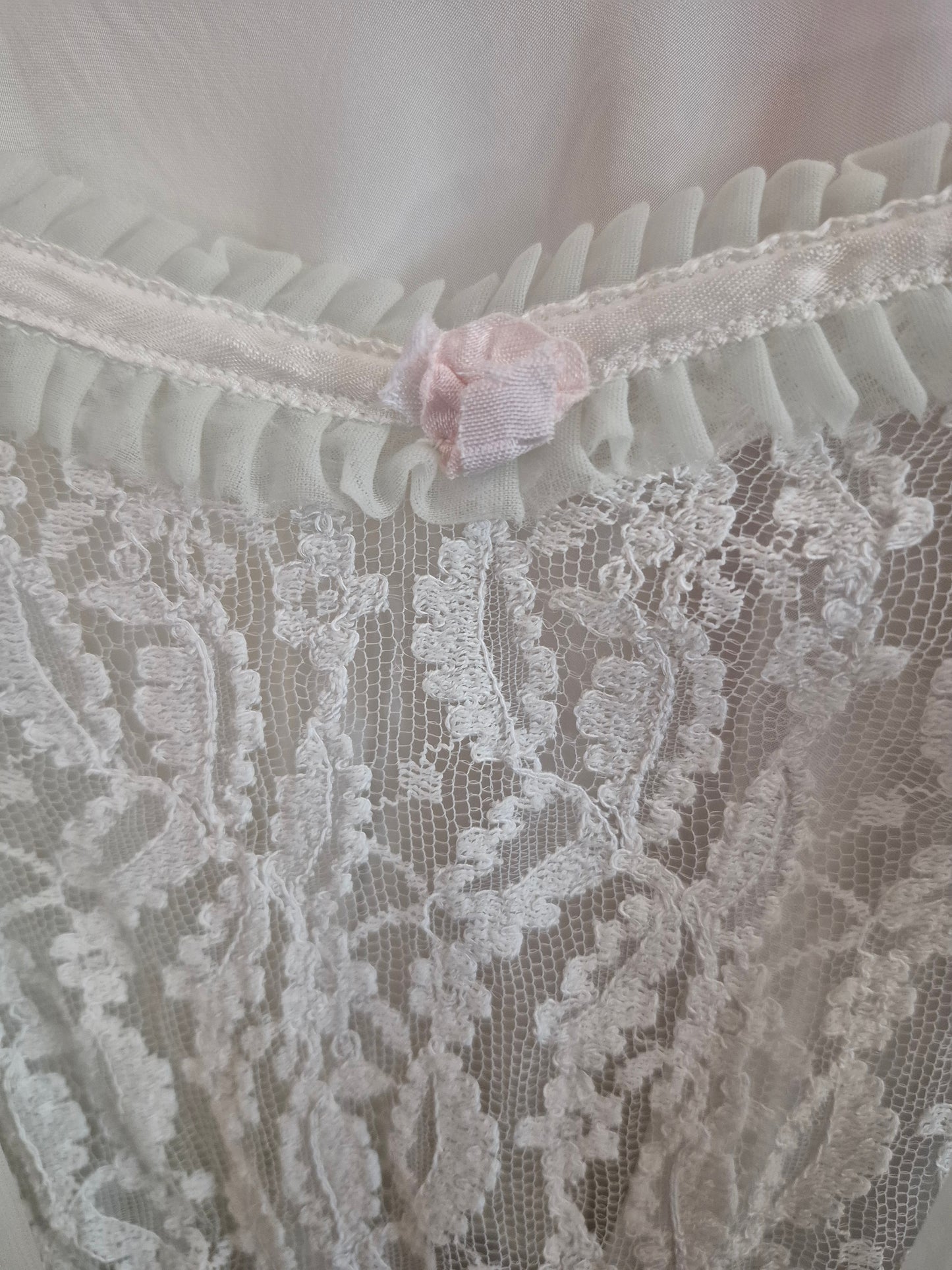Vtg 1940s pale green negligee with sheer lace bodice size L