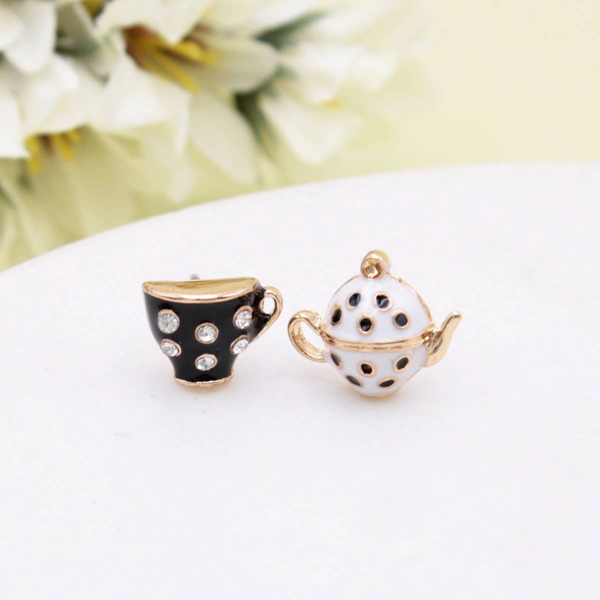 Spot of Tea Black Tea Set Post Earrings