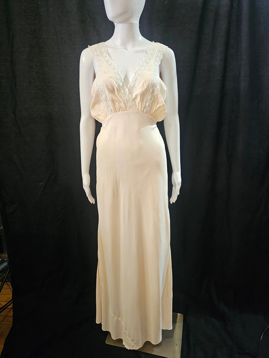 Vintage 1940s Blush Bias cut Negligee with lace by Forty Winks