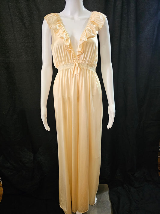 Vintage 1970s peach negligee with dramatic ruffled collar by Sears Roebuck