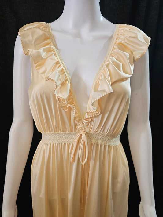 Vintage 1970s peach negligee with dramatic ruffled collar by Sears Roebuck