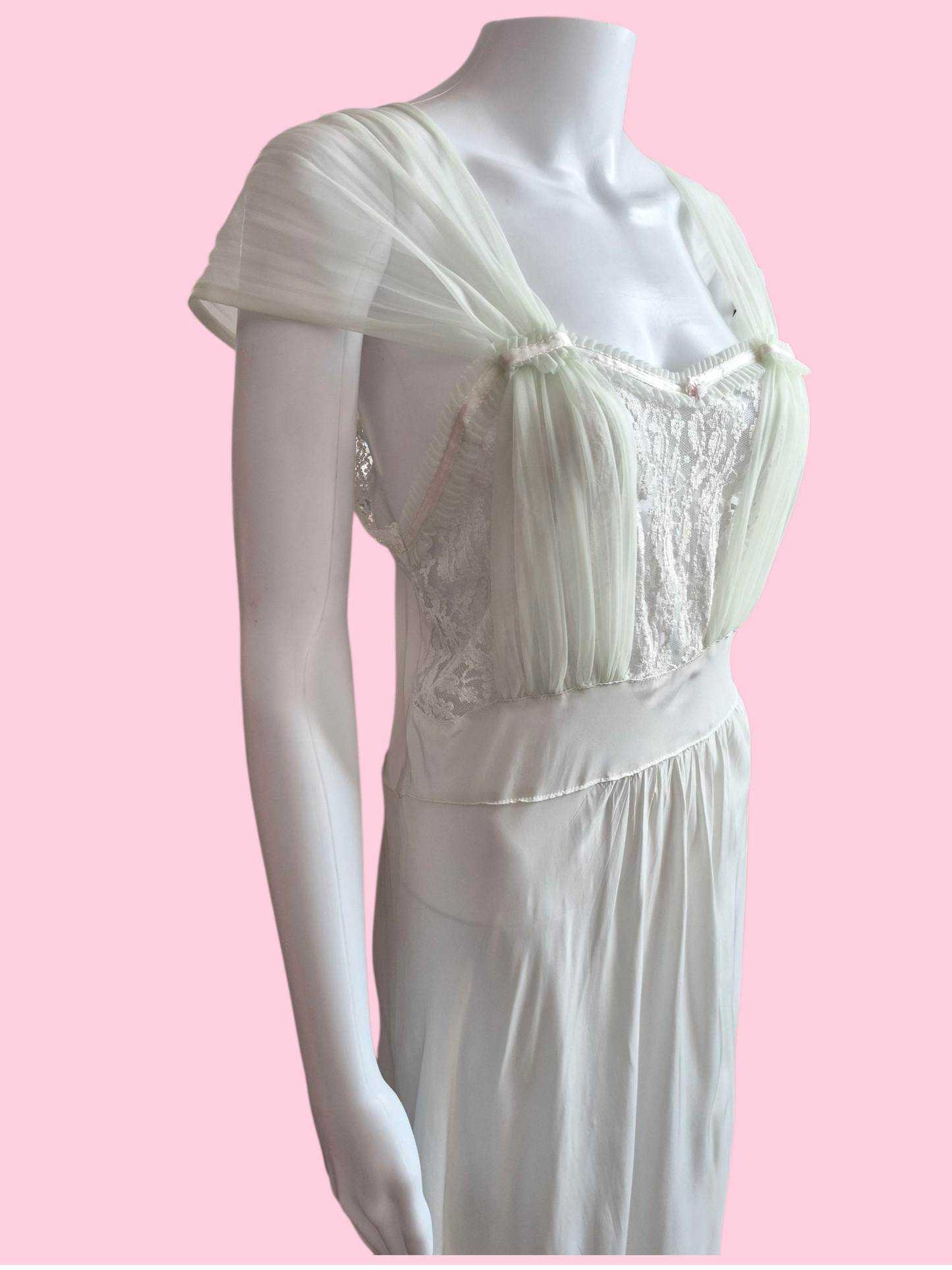 Vtg 1940s pale green negligee with sheer lace bodice size L