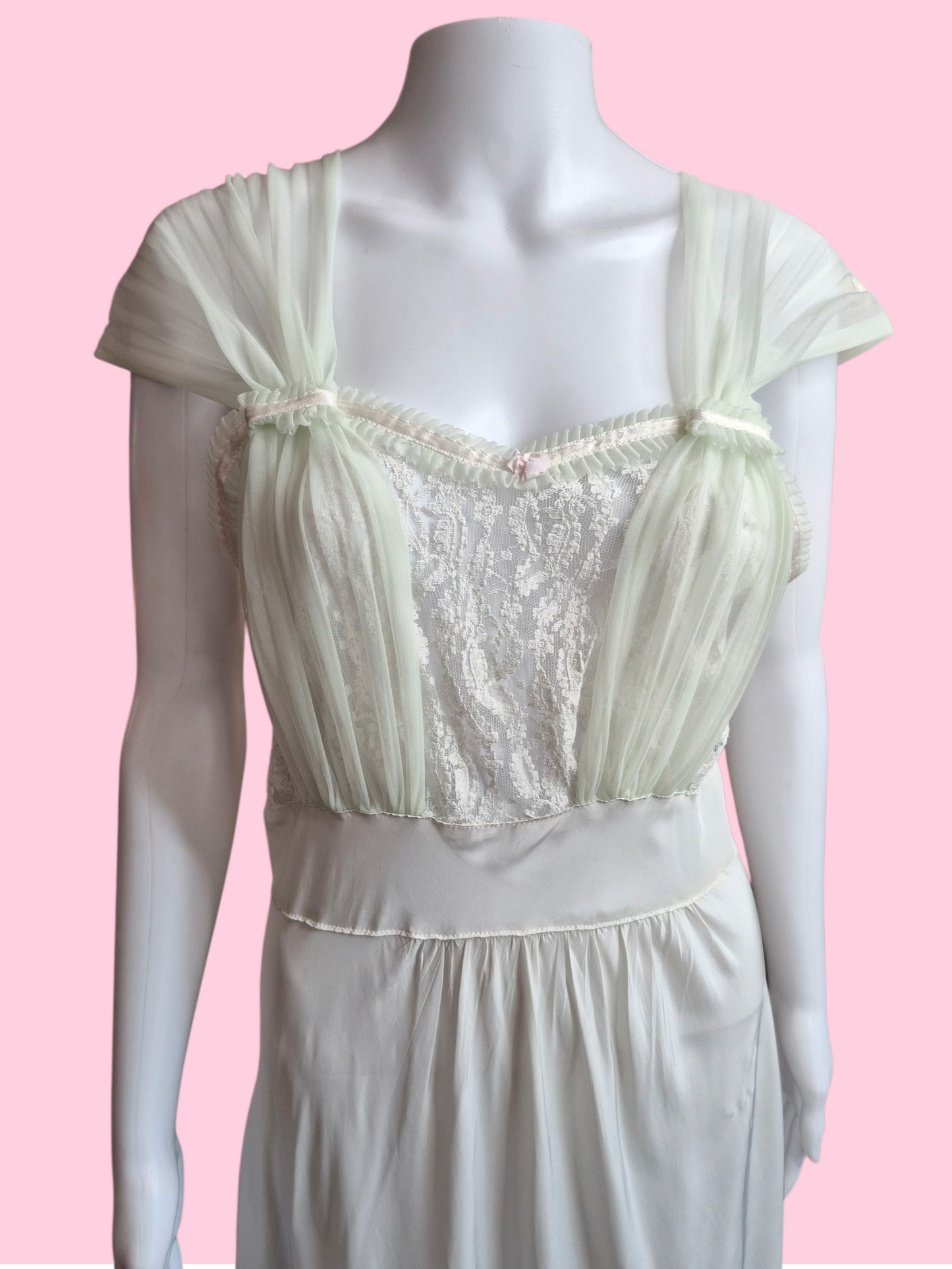 Vtg 1940s pale green negligee with sheer lace bodice size L
