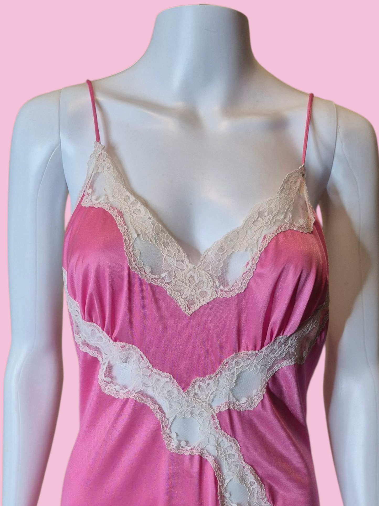 Vintage 60s/70s hot pink nightgown with sheer lace sz M/L