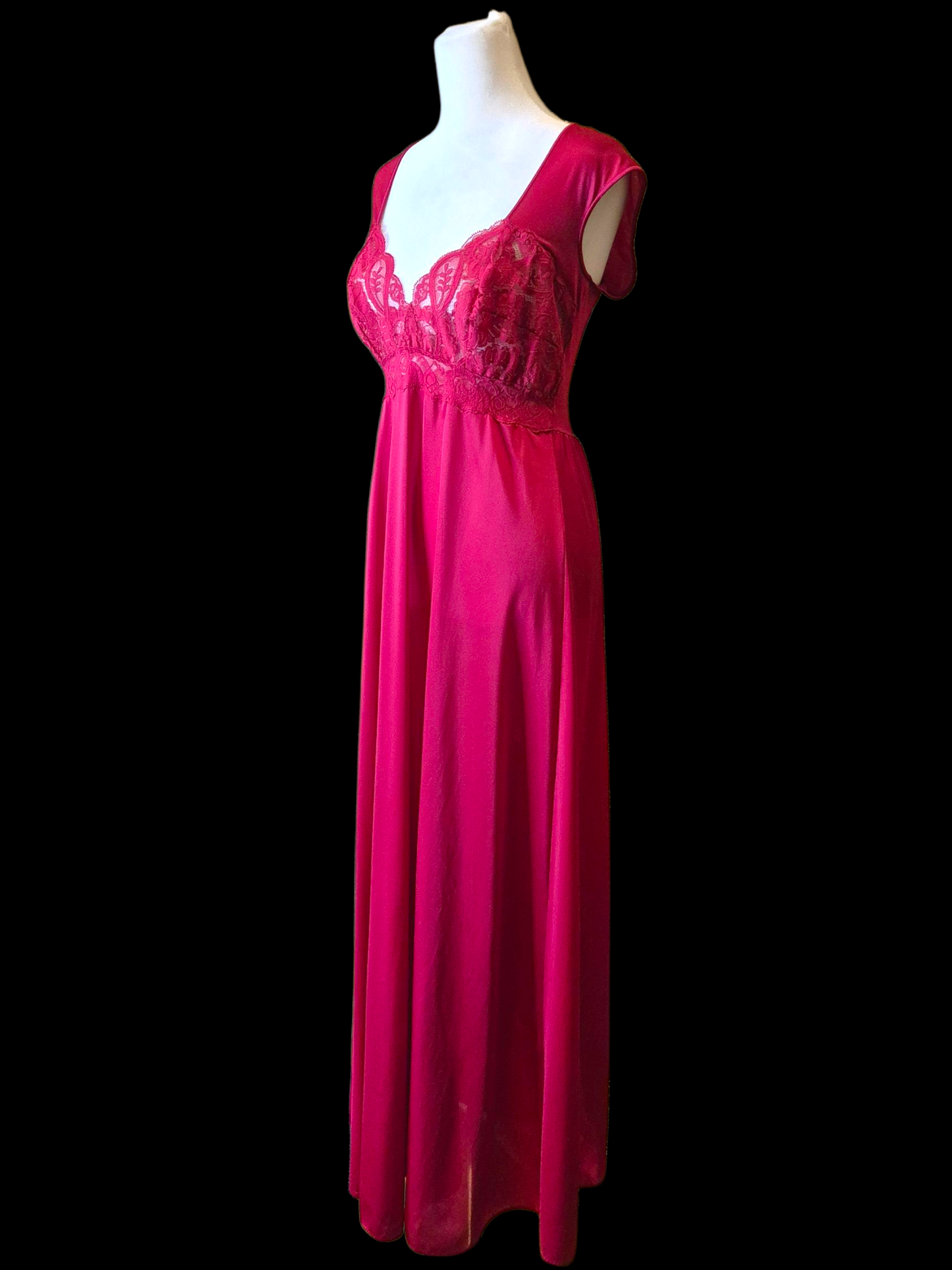 Vintage 70s/80s Red Olga  Negligee with lace bodice