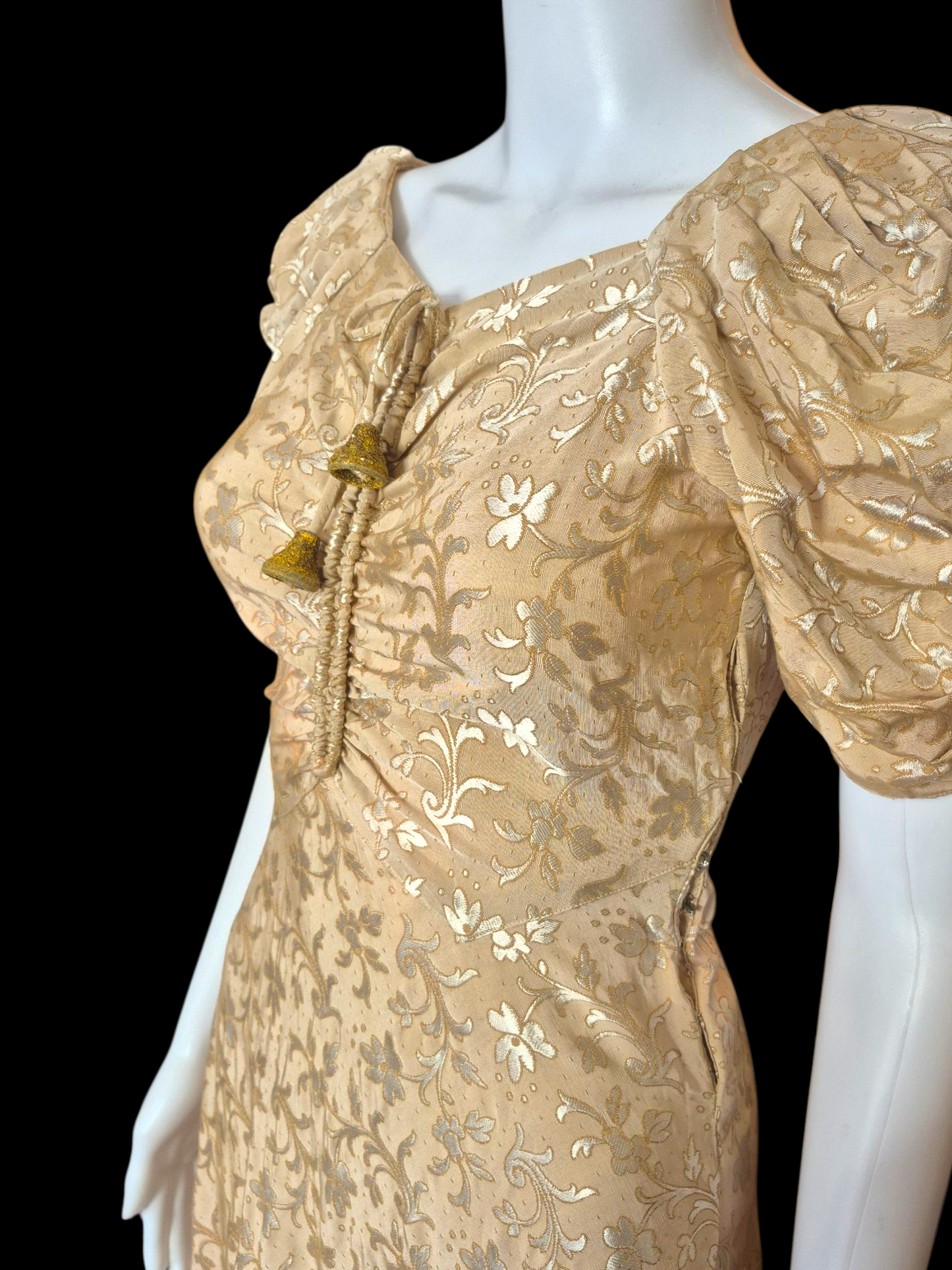 Vintage 1930s Golden Ivory Brocade Evening Gown sz S