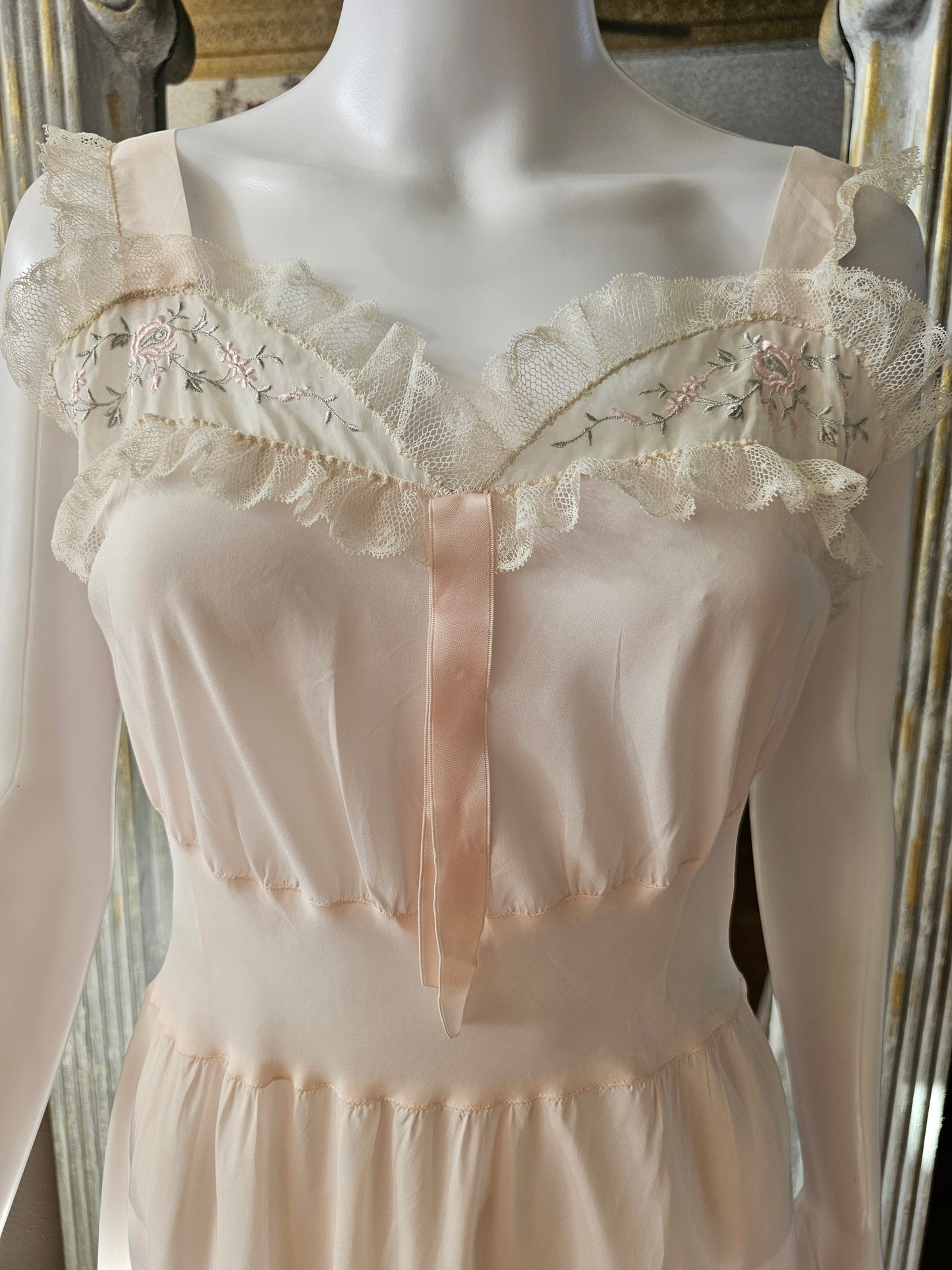 Vintage 1940s Pastel Pink Negligee -by Barbizon