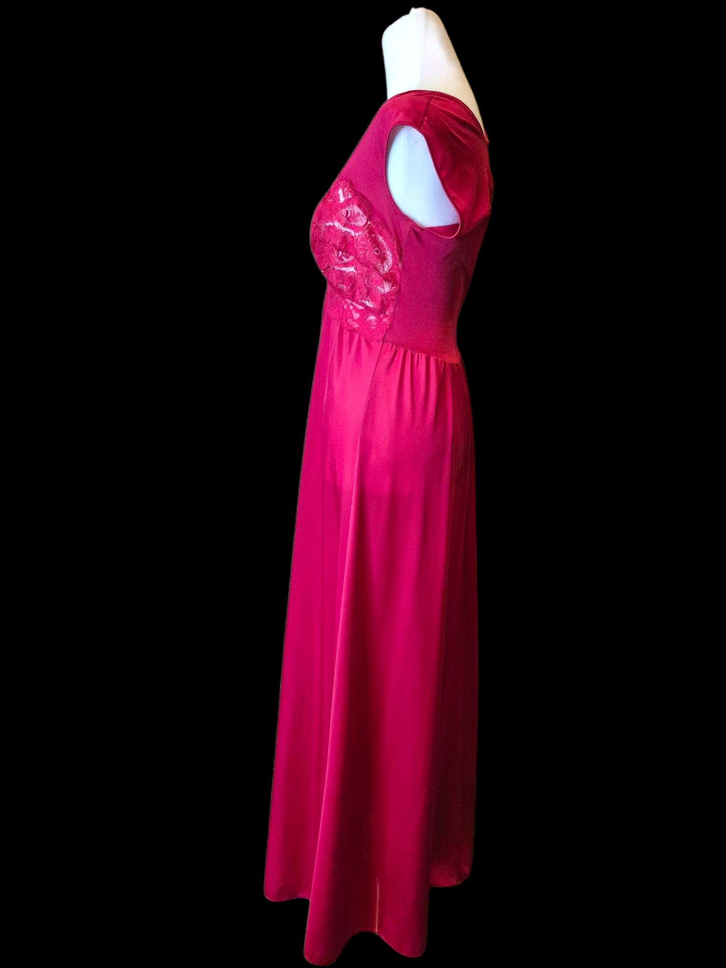 Vintage 70s/80s Red Olga  Negligee with lace bodice