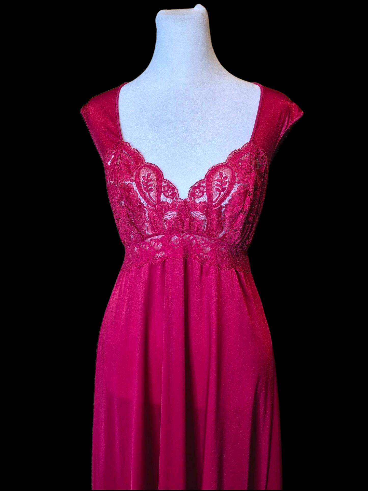 Vintage 70s/80s Red Olga  Negligee with lace bodice