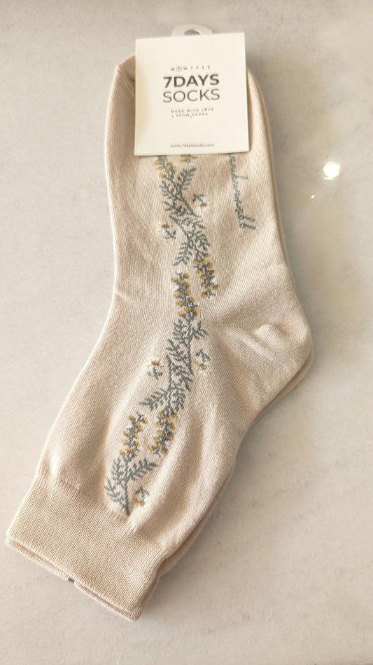 Vintage inspired Climbing floral socks